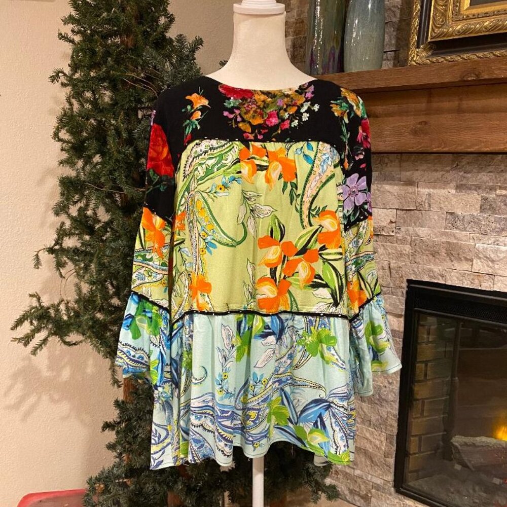 CALEAAS Boho Blouse Tunic Woman's Sz L Tiered Bell Sleeve Patchwork Floral EUC